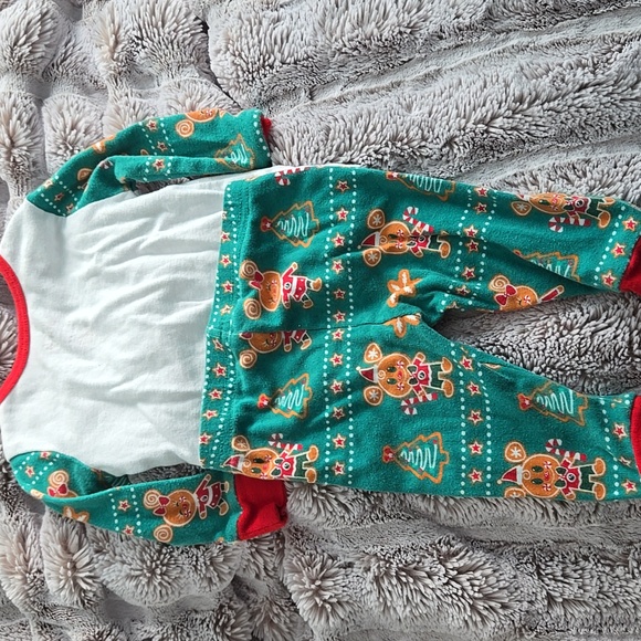 Gingerbread Mickey PJs - Picture 4 of 4